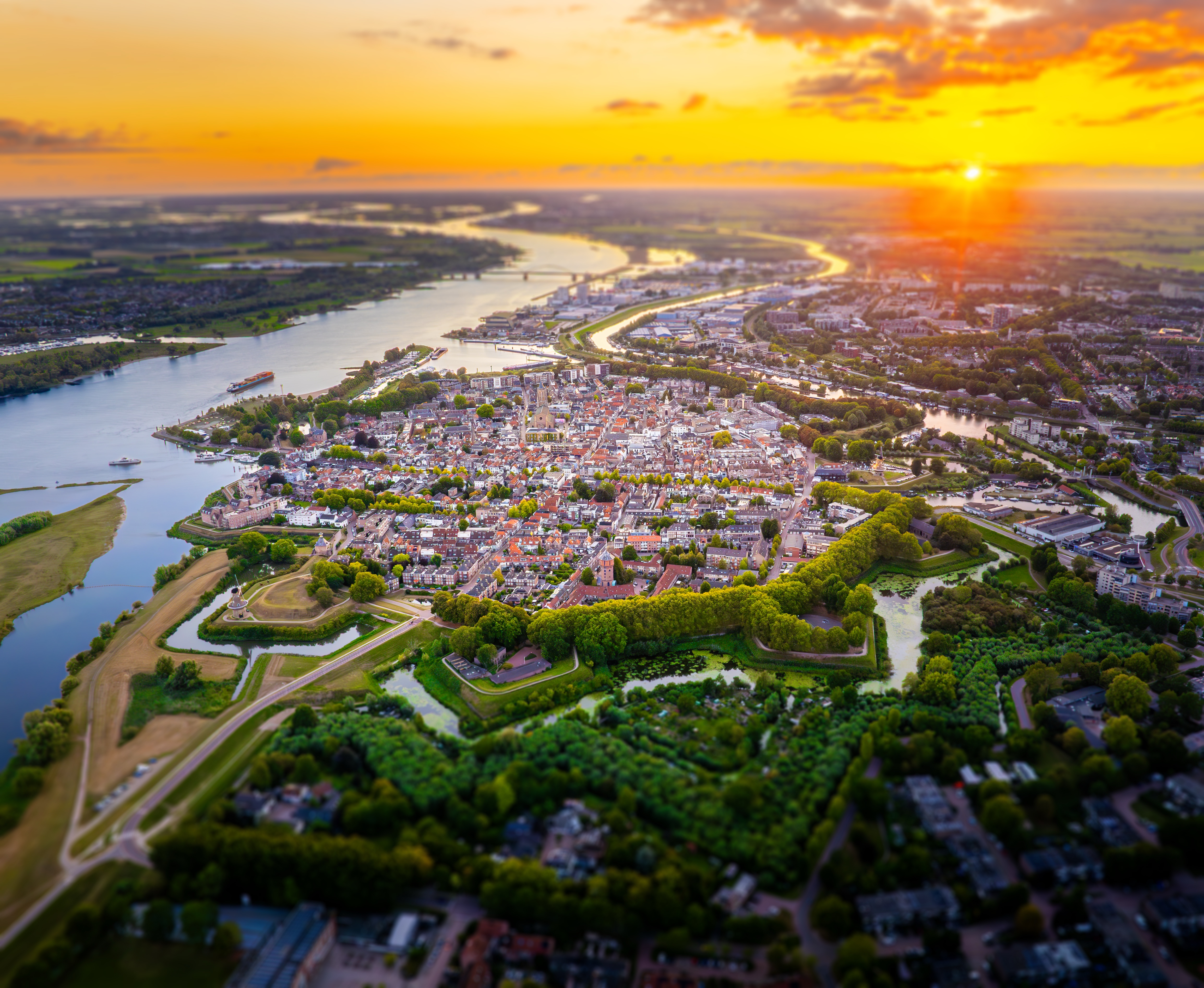 Luchtfoto van de vesting Gorinchem